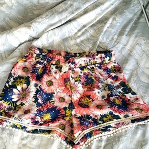 Medium, Floral print shorts from About a Girl